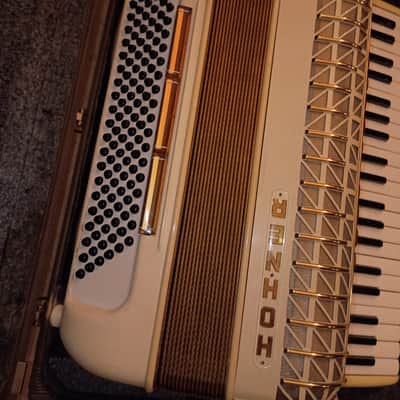 Hohner Atlantic IV De Luxe 1970s - White / Gold Accordion Full Size image 2