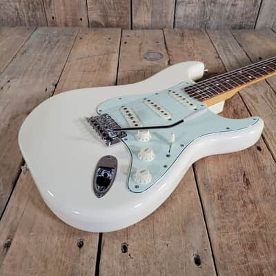 Fender Vintera Stratocaster 60's Mod 2020 w/ Gig Bag - Olympic White image 9