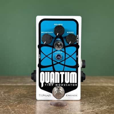 Pigtronix Quantum Time Modulator 2013 White image 2