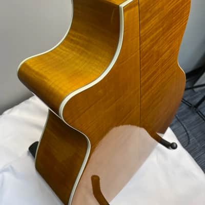Taylor 614ce with ES1.3 Electronics 2010 - Natural image 7