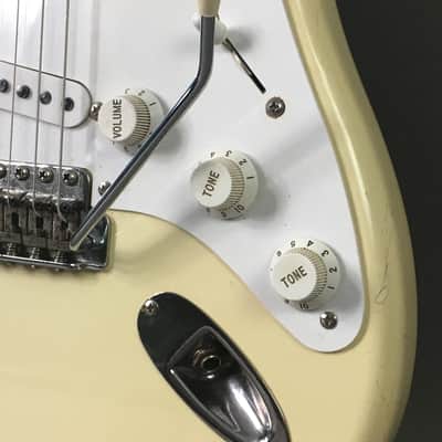 Vintage Fender Japan Strat MIJ 62RI Olympic White Reverse Nitro Relic Neck Hendrix Tribute Rare Guitar 7.6 lb Tweed HSC image 3