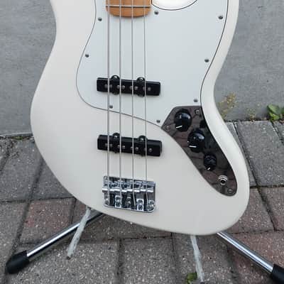 Fender Standard Jazz Bass – Arctic White image 6