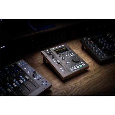 SOLID STATE LOGIC UF1 1 fader, 2 écrans LCD, 5 encodeurs image 6
