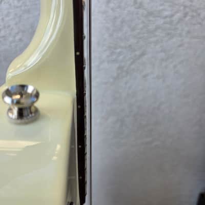 Epiphone Les Paul Studio w/ case and strap Alpine White image 10