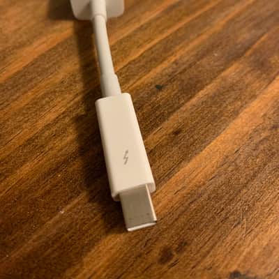 Apple Adapter Firewire 800 to Thunderbolt 2 image 1
