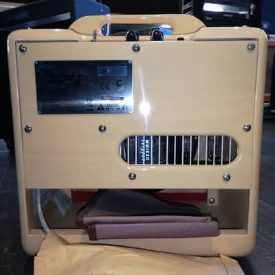 Fender  Woody Pro Jr. 60th Anniversary image 4