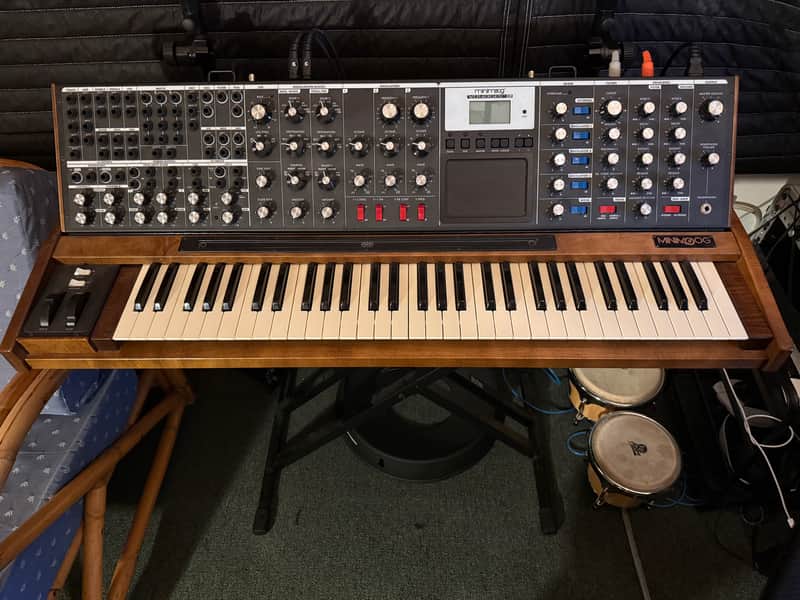 Moog Minimoog Voyager XL 61-Key Monophonic Synthesizer