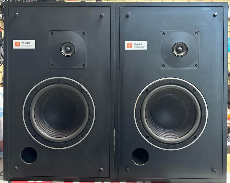 JBL L19 Pair of Floor Standing Passive Speaker 35 Watts 8Ω Walnut