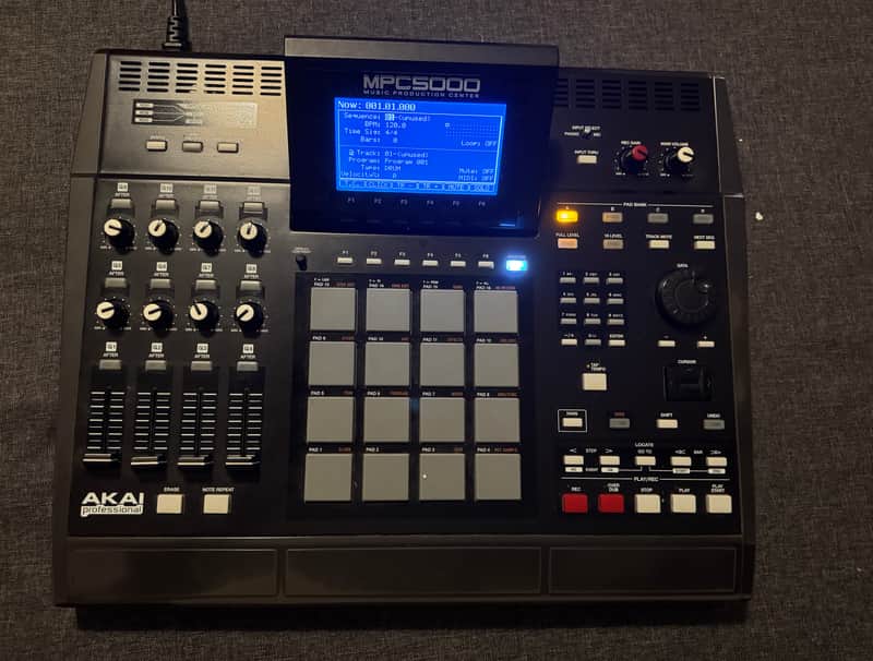 Akai MPC5000 Music Production Center 2008 - 2013 - Black image 1