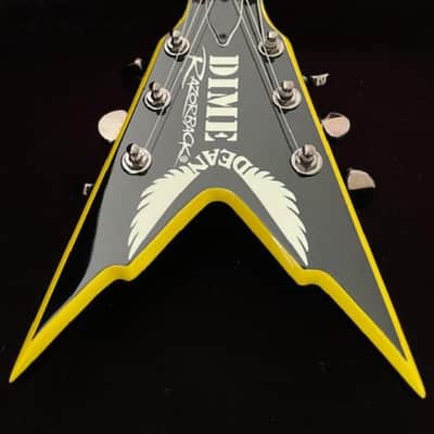Dean Dime Razorback V 255 Classic Guitar 2007 Dimebag Black with Yellow Bevels EMG 81 85 Active Pickups with 24 Frets and Floyd Rose Tremolo image 7