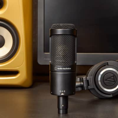 Audio-Technica AT2050 Large Diaphragm Multipattern Condenser Microphone - Black image 8