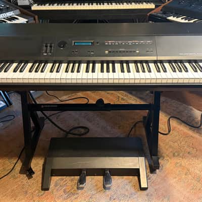 Roland RD1000 Vintage Digital Keyboard