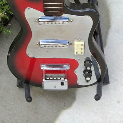 VINTAGE 60'S TEISCO/ZEN ON/VICTORIA DOUBLE PICKUP GUITAR image 2