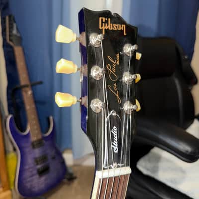Gibson Les Paul Studio 2024 - New -Blueberry Burst image 4