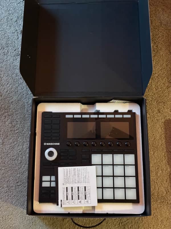 Native Instruments Maschine MKIII 2010s - Black image 1