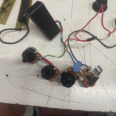 Reflex Active Jazz bass pickups and wiring harness - Black image 3