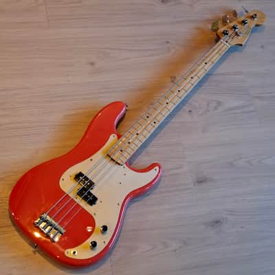 Fender Classic Series '50s Precision Bass - Fiesta Red image 4