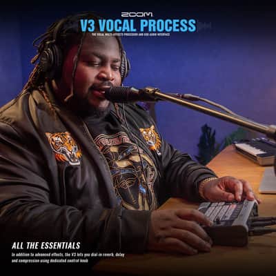 Zoom V3 Vocal Processor, Effects Pedal, Battery Powered with Studio Effects, Harmony, Deluxe Bundle for Streaming and Recording image 2