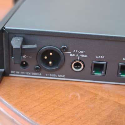 Sennheiser Sennheiser EM 100 G3 True Diversity Receiver – 516–558 MHz – Rack Mount Included imagen 4