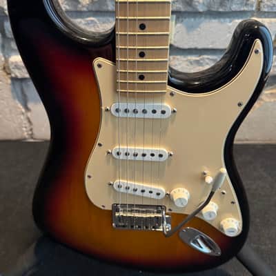 Fender 60th Anniversary Standard Stratocaster 2006 - Sunburst image 4