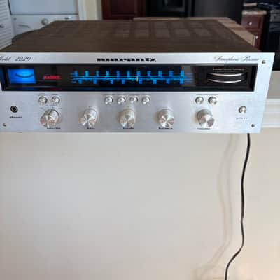 Marantz 2220 stereo receiver 1970’s image 1