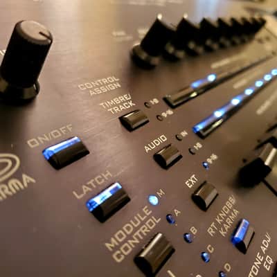 MUST SEE!!! KORG KRONOS 61 FULLY INSPECTED/SERVICED AND IN AMAZING CONDITION! image 11