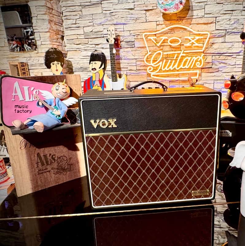 Vox AC15 HW R1 X Hand Wired 2 Channel Reverb 15 Watt 1x12"  Celestion Alnico Guitar Combo image 1