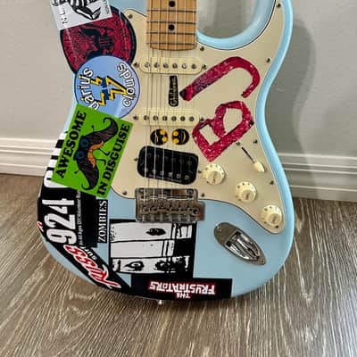 Billie Joe Blue Replica image 2