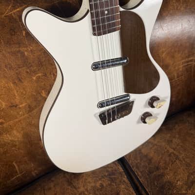 Danelectro 6026 DC-2 Deluxe Double Pickup Shorthorn 1960’s - White image 3