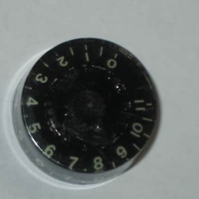 ONE (1 individual knob) unknown brand used (INNER Upper Center area has INTERNAL cracks) Black Speed Knob (numbers 0 to 11) black hard plastic with off white numbers & white dashes -- Funny & Rare, for 24 spline shaft image 9
