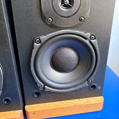 Pinnacle PN5+ bookshelf speakers image 5
