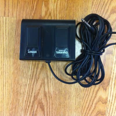 Behringer V-Tone GMX212 Combo Amp w/ footswitch & power supply image 9