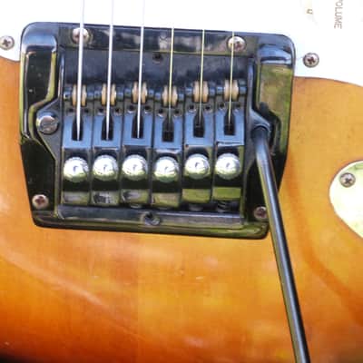 cort electric guitar strat style sunburst image 4