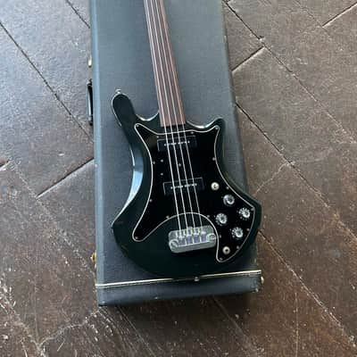 Guild B-302F Fretless Bass Guitar 1980 - Black image 2