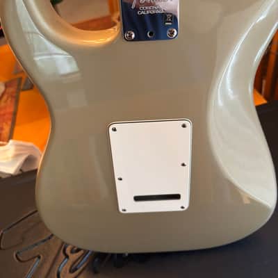 Fender 60th Anniversary American Series Stratocaster with Rosewood Fretboard 2006 - Blizzard Pearl image 3