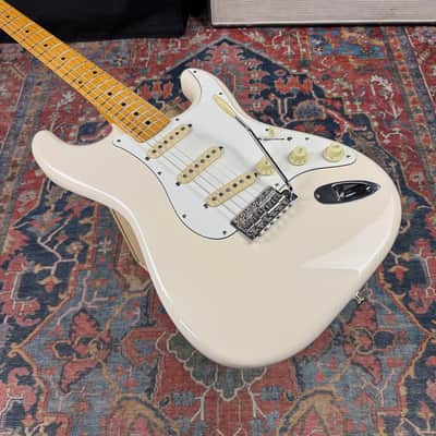 *Video* Fender JV Modified 60's Stratocaster Olympic Soft V Neck White Hard Case - 2022 image 6