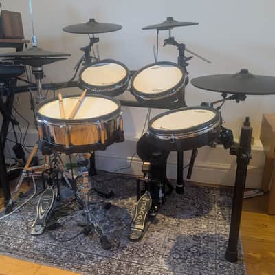 Roland TD-27KV2 V-Drum Kit with Mesh Pads image 2