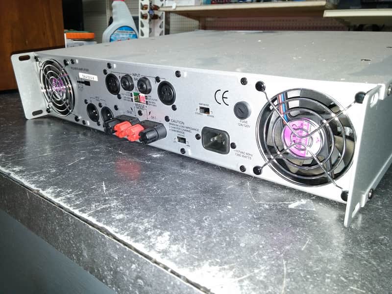 AMERICAN AUDIO V2000 PLUS パワーアンプ 【公式通販】