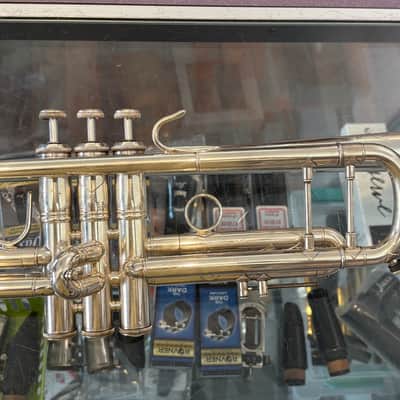Bach Stradivarius Model 37 Trumpet image 2