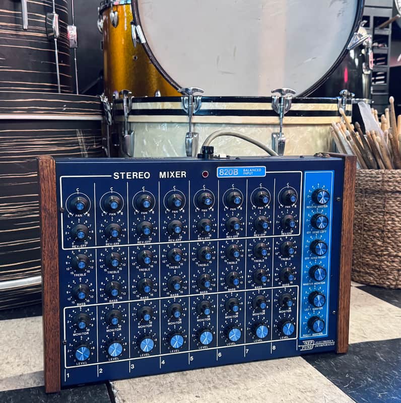 Neptune 820b Eight-Channel Mixer with individual preamps image 1