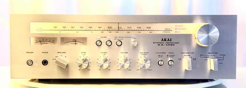 ✨ Akai AA-1030 Vintage Stereo Receiver – Professionally Serviced – New Lamps – 30 WPC – Made in Japan image 1