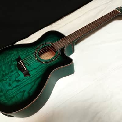 DEAN Exotica Quilt Ash acoustic electric GUITAR Trans Blue Satin w/ Dean Case - B-Stock image 2
