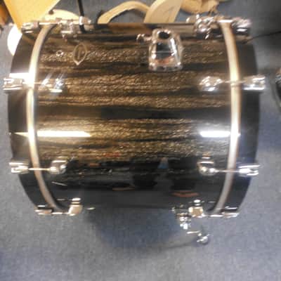 Tama starclassic performer bubbinga 22 dia by 17 bass drum image 3