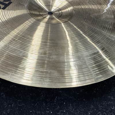 Paiste 16" Signature Full Crash Cymbal 1989 - Present - Traditional image 10