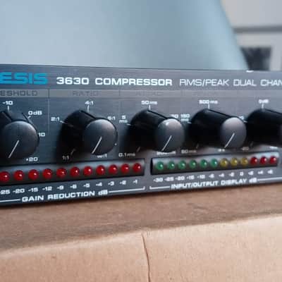 Alesis 3630 Dual-Channel Compressor / Limiter with Gate 1990s - Black image 5