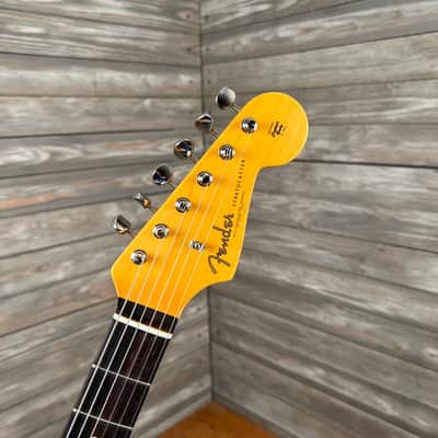 Fender American Vintage II 1961 Stratocaster - Olympic White (5068 -1U) image 8