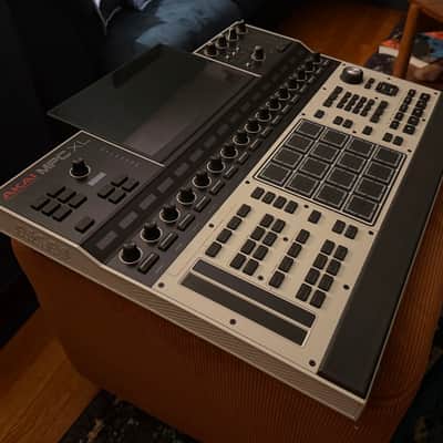 Akai MPC XL Standalone Music Production Center 2026 - Present - Grey image 2