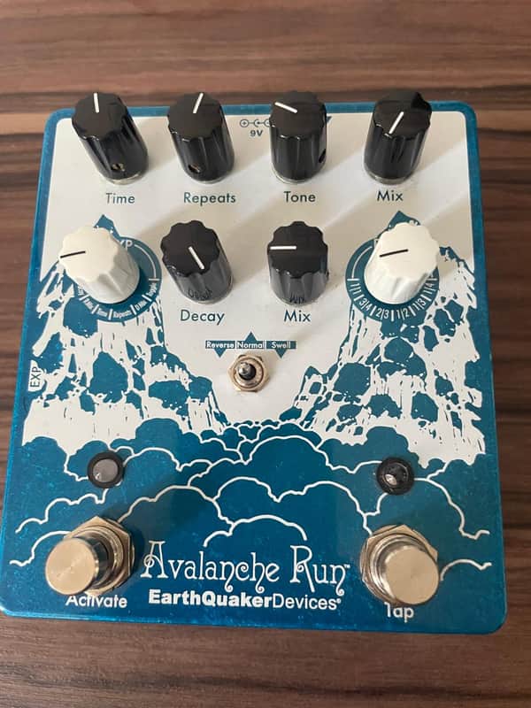 EarthQuaker Devices Avalanche Run Stereo Reverb & Delay with Tap Tempo V2