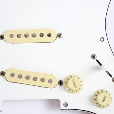 1989 Vintage Squier Fender Stratocaster ~Staggered Pole Pickups~ Loaded PICKGUARD Made in USA Strat 1980s image 3