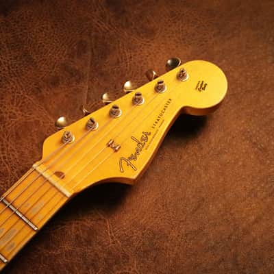 Fender Custom Shop 1957 Stratocaster Relic in Faded Aged 2-tone Sunburst image 6